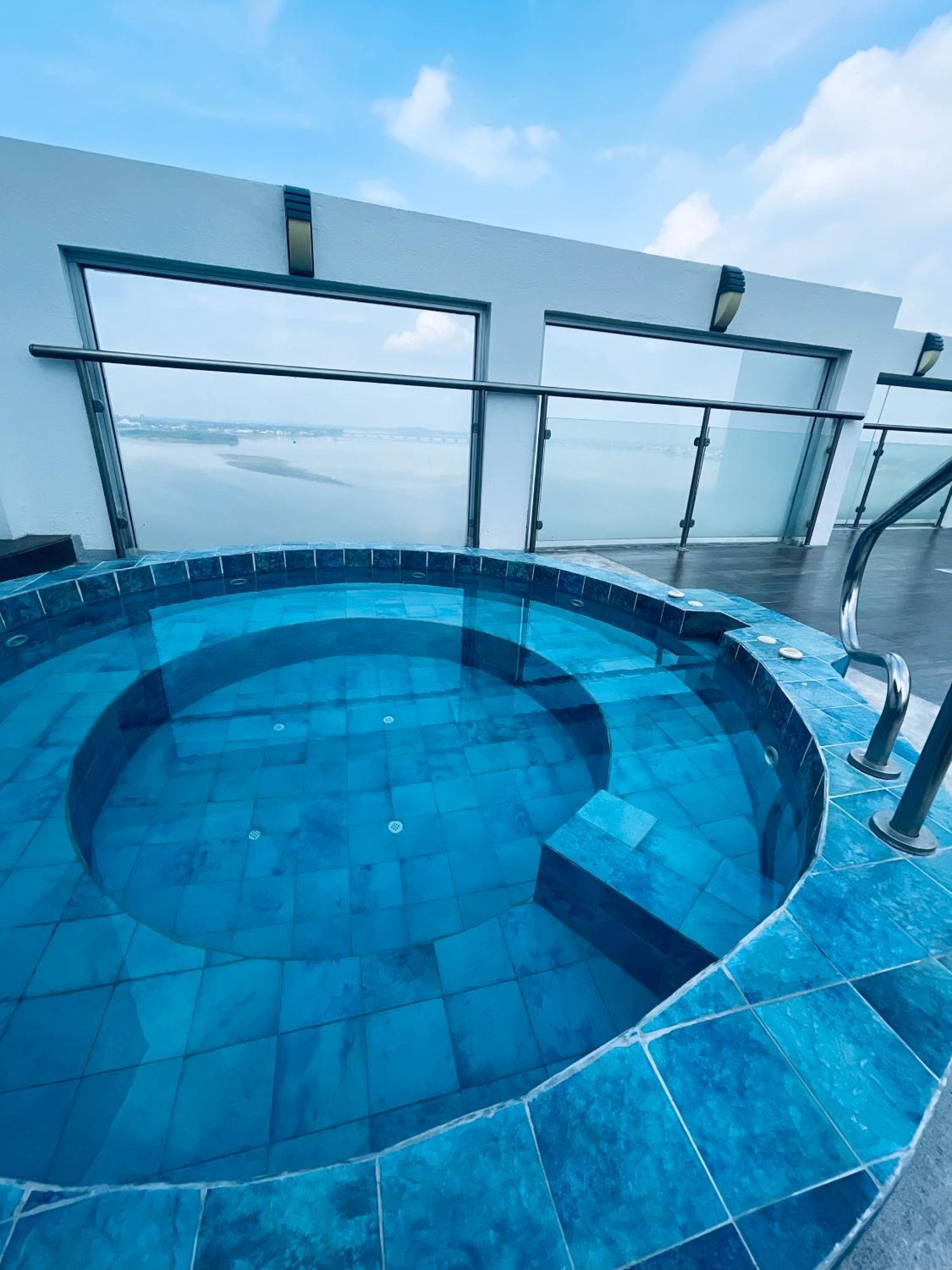جواياكيل Suite Riverfront Puerto Santa Ana المظهر الخارجي الصورة